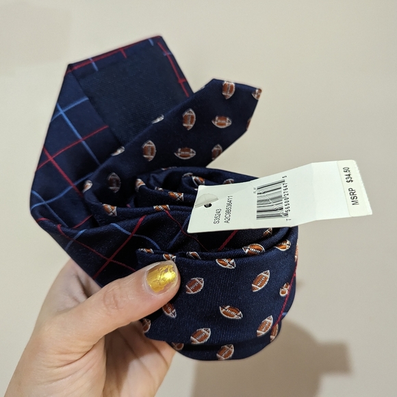 LAST DAY Izod Football Grid Tie 3" width New With Tag - Picture 8 of 9